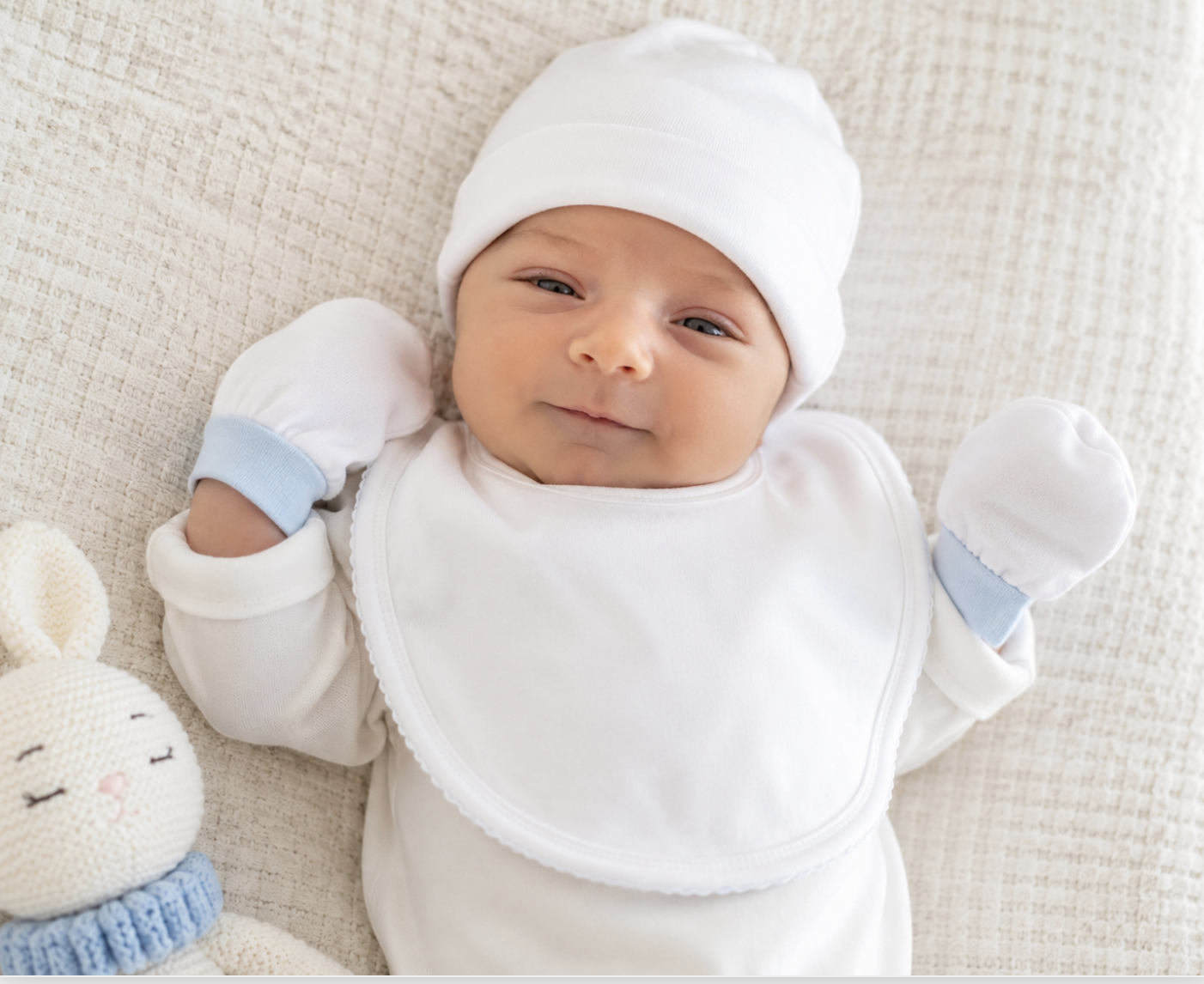 Newborn Deluxe Essentials Gift Set - 2 Bibs, 2 Hats & Mittens